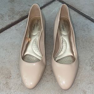 dexflex comfort nude heels size 7